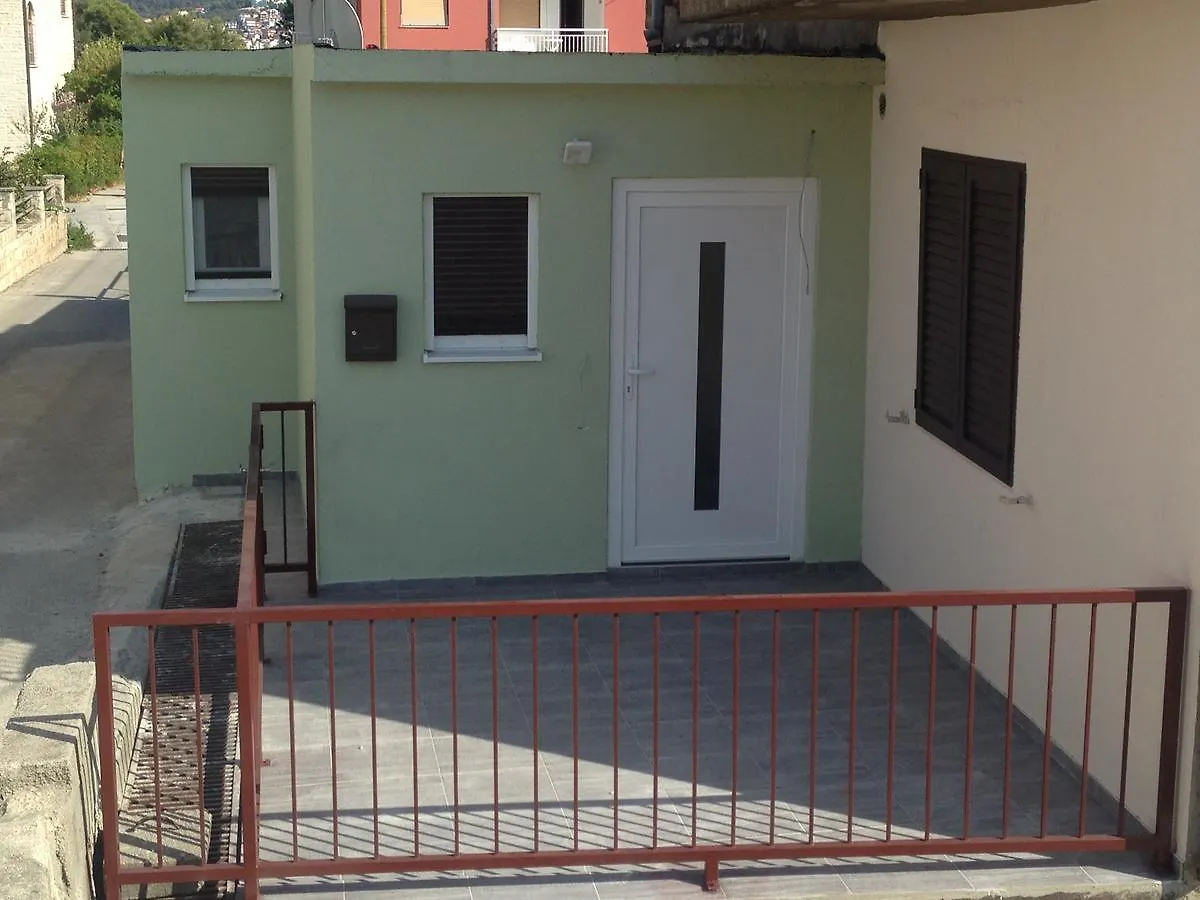 Chill Out Beach Apartments Trogir 3*,  Kroatien