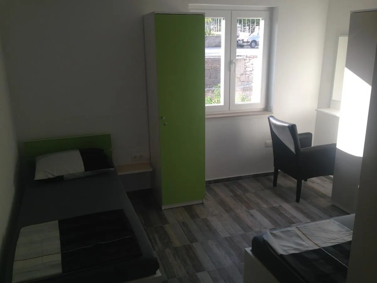 *** Pensionat Chill Out Beach Apartments Trogir Kroatien